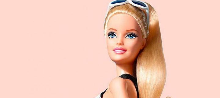 Καλλιτέχνης δημιούργησε την πρώτη Barbie με κυτταρίτιδα!