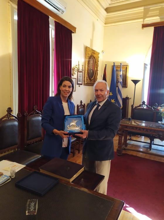 Κέρκυρα | Τη Δήμαρχο Μερόπη Υδραίου επισκέφτηκε  σήμερα ο βουλευτης της Ν.Δ Στέφανος Γκίκας