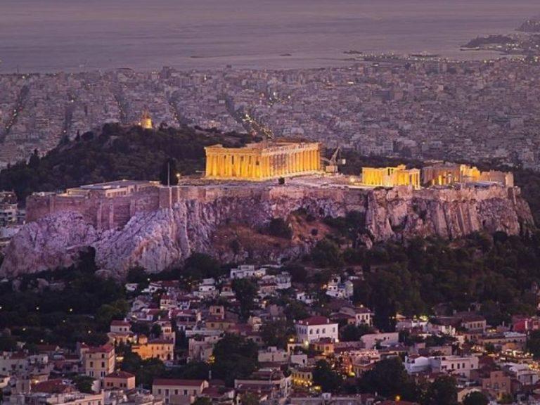 Le Figaro | “Αιώνια Αθήνα” – Από τα μεγαλύτερα θαύματα του ανθρώπου η Ακρόπολη