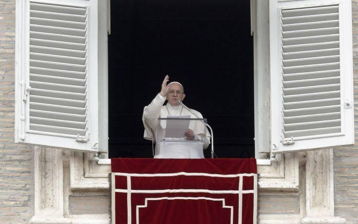 Το Βατικανό «μάζεψε» τη δήλωση του πάπα για την ομοφυλοφιλία