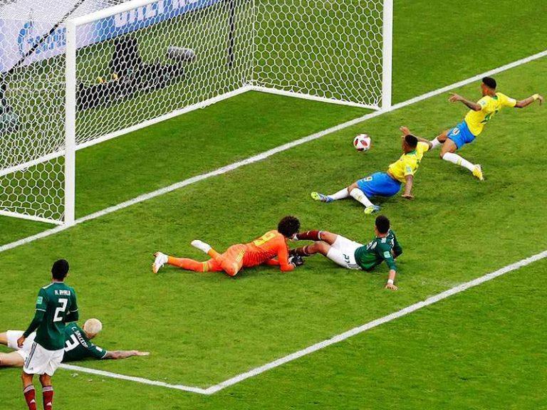 Mundial 2018 | Στα προημιτελικά η Βραζιλία – Πήρε (2-0) το “μαχητικό” Μεξικό (videos+photos)