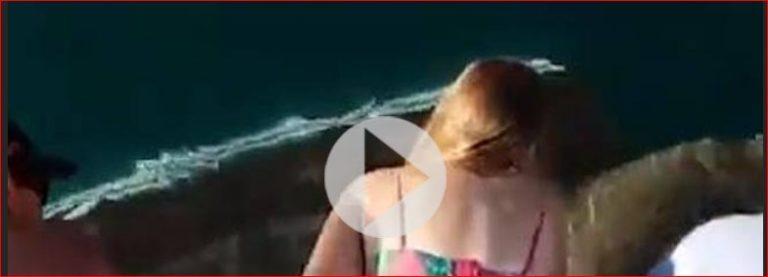 Τρομακτικό βίντεο! Πήγε να… ταΐσει καρχαρία και την άρπαξε