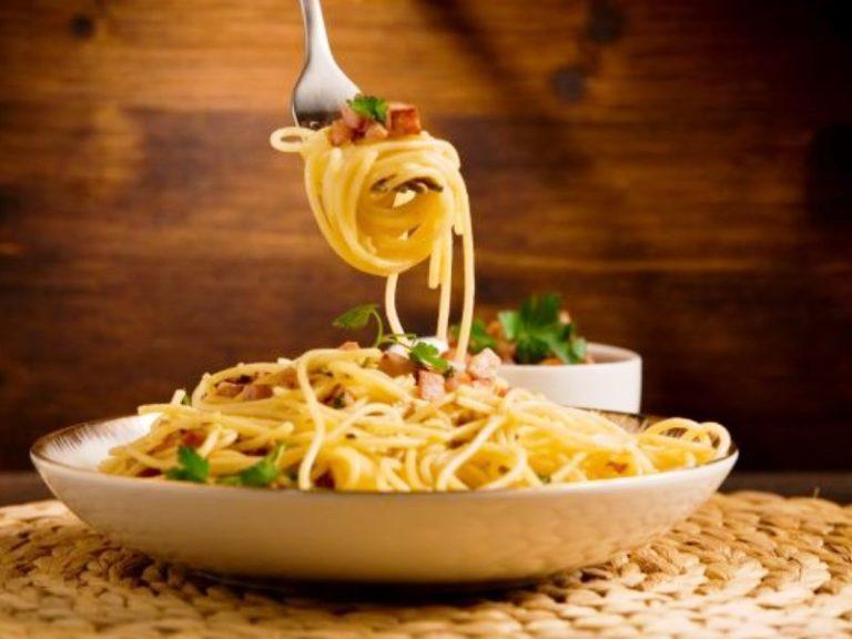 Διατροφή | “Ιταλικά” πιάτα που δεν τα τρώνε στη Ιταλία (photos)