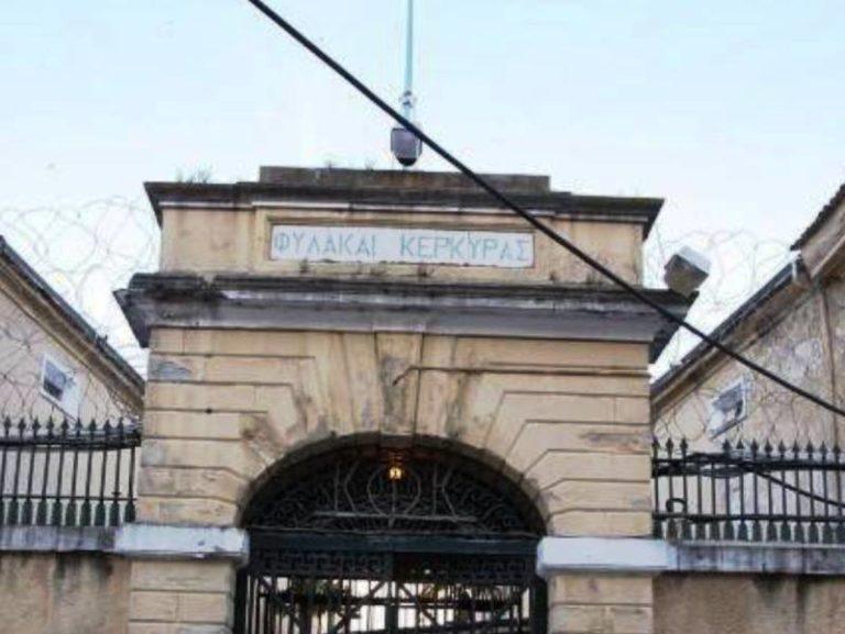 Κέρκυρα | Είδη ένδυσης και υπόδησης για τους άπορους κρατούμενους των φυλακών συγκέντρωσε ο εμπορικός σύλλογος