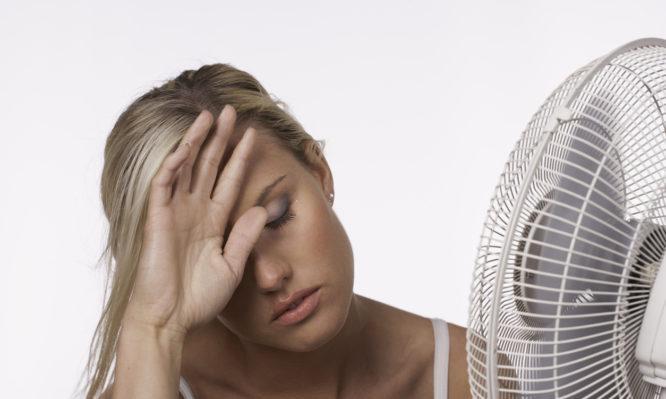 Καύσωνας: Πως θα καταλάβετε ότι κινδυνεύετε από τη ζέστη