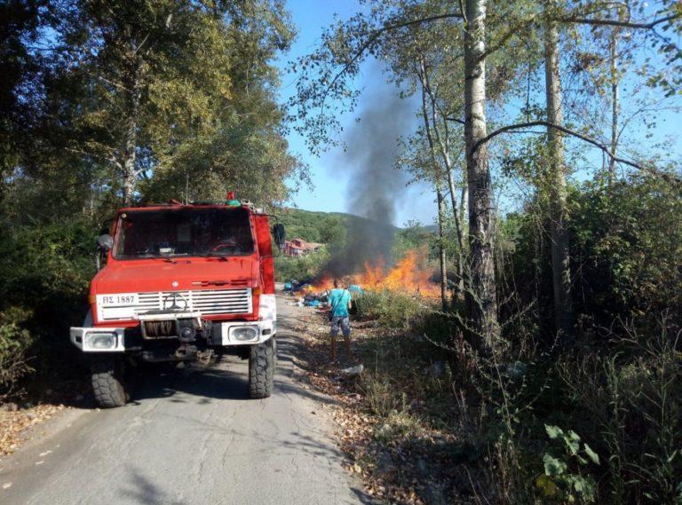 Κέρκυρα | Φωτιά σε σκουπίδια στη Μεσογγή (photos)