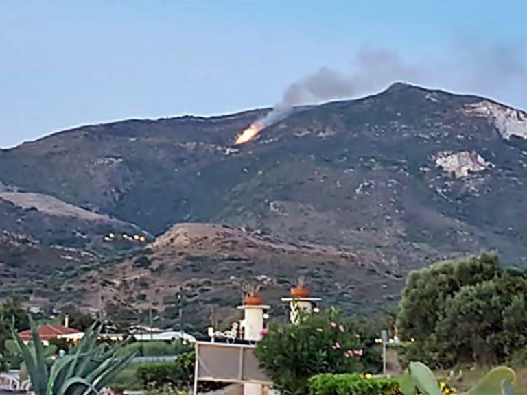 Ζάκυνθος | Υπό έλεγχο τέθηκε φωτιά στο Σκοπό (photos)