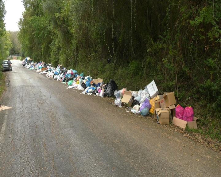 SOS και από τους Καλαφατιώνες για τα αμάζευτα σκουπίδια | Φωτογραφίες