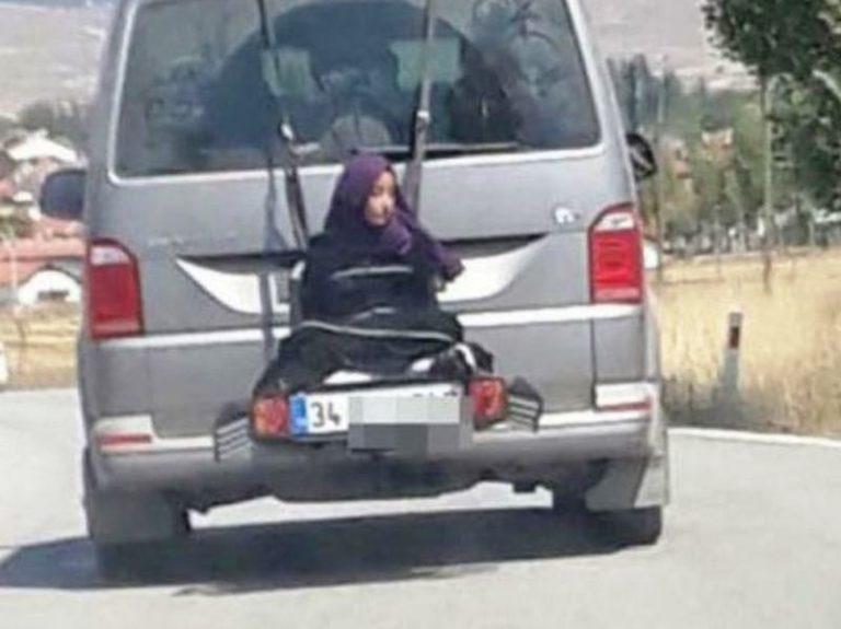Τουρκία | Πατέρας έδεσε την κόρη του στο πίσω μέρος ενός μικρού λεωφορείου (video)