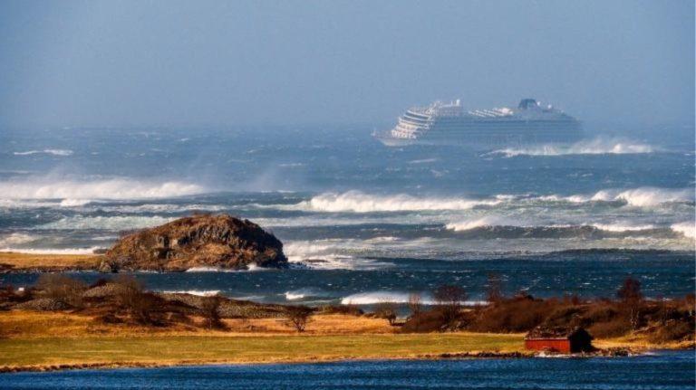 Νορβηγία: Οι μηχανές του κρουαζιερόπλοιου Viking Sky σταμάτησαν επειδή δεν είχαν… λιπαντικό!