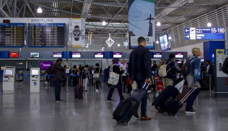 Τουρισμός: «Φόρμα εντοπισμού» θα συμπληρώνουν υποχρεωτικά οι επιβάτες διεθνών πτήσεων προς την Ελλάδα
