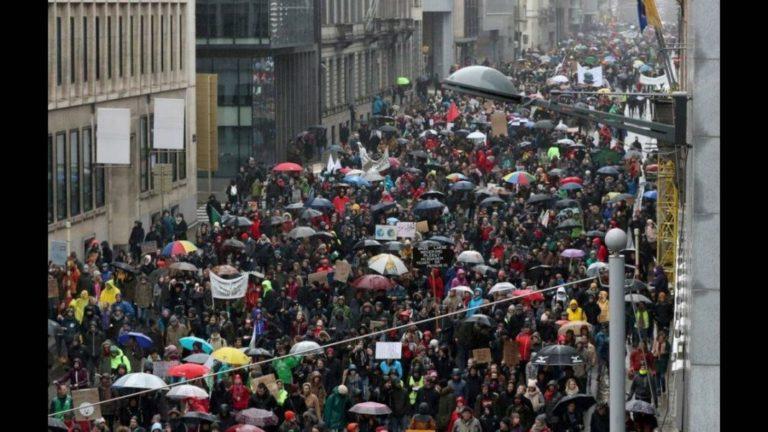 Βέλγιο: 70.000 άτομα διαδήλωσαν για την προστασία του περιβάλλοντος