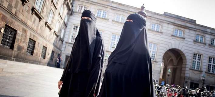 Δανία: Το πρώτο πρόστιμο σε γυναίκα που φορούσε μπούρκα δημοσίως