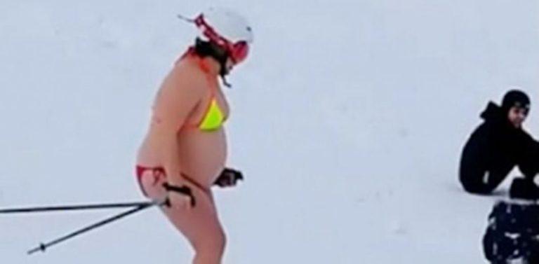 Θαρραλέα ή ασυνείδητη; -Γυναίκα σε προχωρημένη εγκυμοσύνη έκανε σκι στα χιόνια, φορώντας μπικίνι