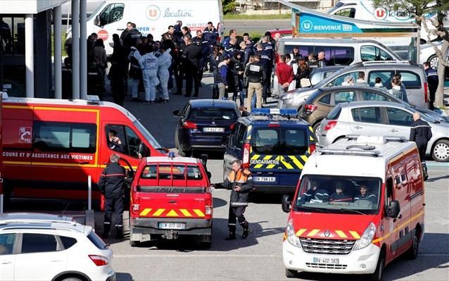 Παγκόσμια συγκίνηση: Υπέκυψε στα τραύματά του ο αστυνομικός που πήρε τη θέση των ομήρων στη Γαλλία