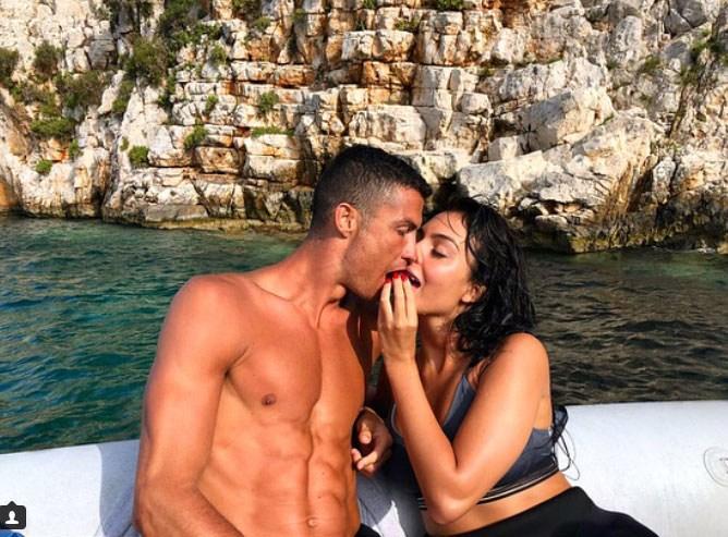 Cristiano Ronaldo | Οι πρώτες φωτογραφίες από τις διακοπές του στην Ελλάδα
