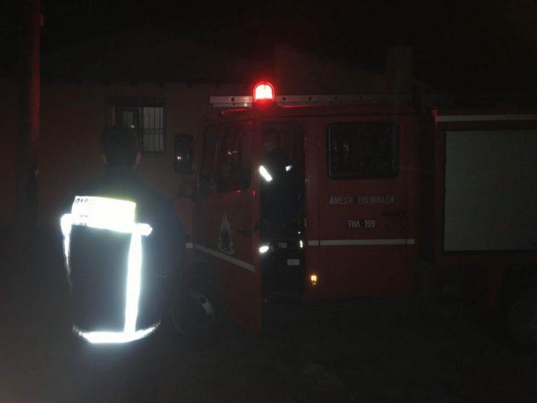 Έσβησε η φωτιά που ξέσπασε πριν από λίγο καμινάδα σε σπίτι στο Κομπίτσι (photos)