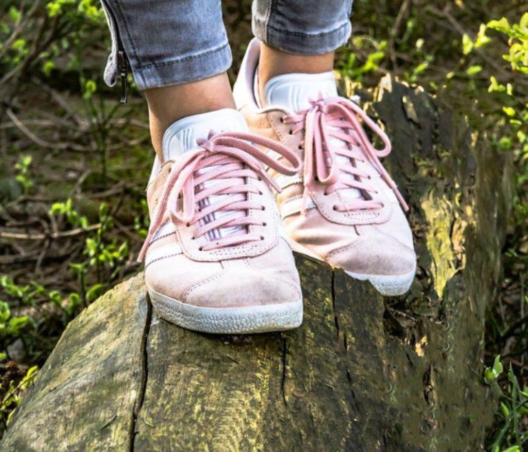 Μυρίζουν τα παπούτσια σου; 6 tips για να γλιτώσεις τις δυσάρεστες οσμές