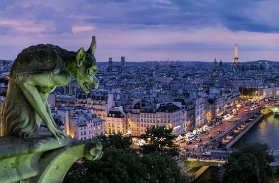 Το Παρίσι εξετάζει την απαγόρευση μισθώσεων Airbnb στο κέντρο της πόλης