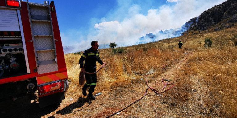 Κέρκυρα | Επιβλήθηκε πρόστιμο από την Πυροσβεστική για καύση ξερών χόρτων σε αγροτική έκταση