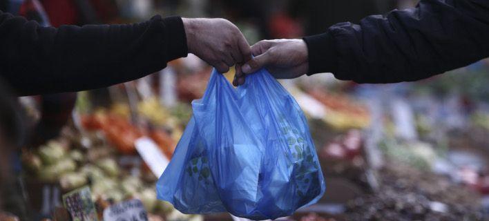 Αυξάνεται στα 0,09 ευρώ η τιμή της πλαστικής σακούλας από σήμερα
