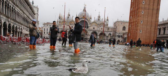Βούλιαξε η Βενετία -Σε ιστορικά υψηλά η στάθμη του νερού