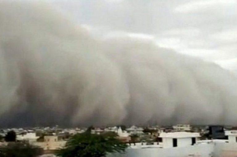 Απίστευτες εικόνες: Αμμοθύελλα «καταπίνει» πόλη