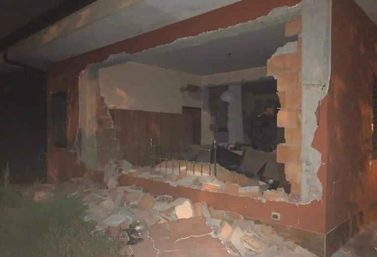 Τρόμος στη Σικελία από τον σεισμό 4,8 Ρίχτερ – Κατέρρευσαν κτήρια, εγκλωβίστηκαν άτομα
