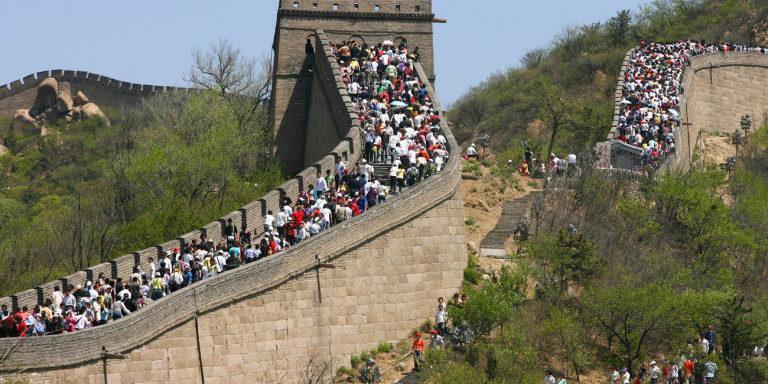 Απίστευτες εικόνες: Μποτιλιάρισμα τουριστών στο Σινικό Τείχος