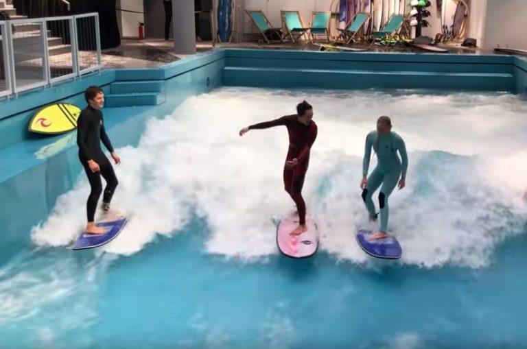Μαθήματα surfing μέσα σε εμπορικό κέντρο (video)