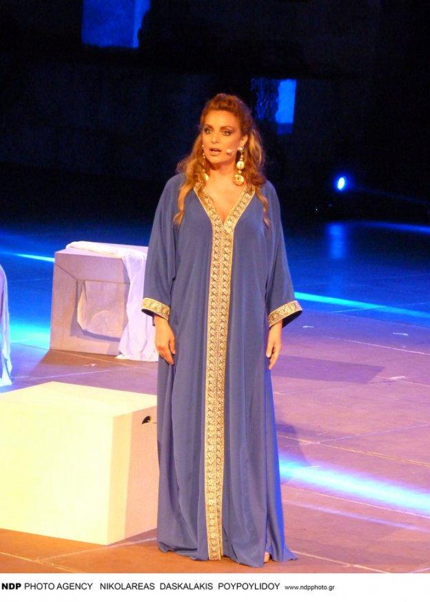 Ηρώδειο | Η Αντζελα Γκερέκου ανέβηκε ξανά στο θεατρικό σανίδι (φωτογραφίες)