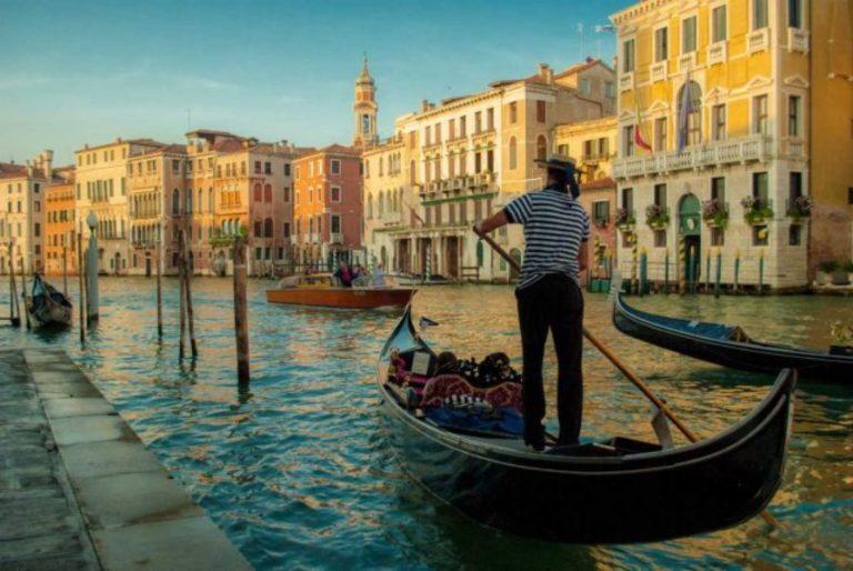 «Τέλος εισόδου» στους τουρίστες θα επιβάλει η Βενετία