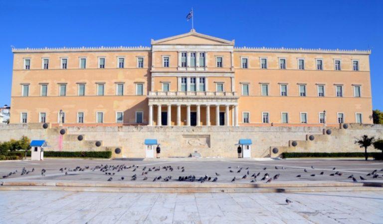 Επικεφαλής Γραφείου Προϋπολογισμού στη Βουλή: Δεν υπάρχει περιθώριο να μην τηρηθούν οι δημοσιονομικές δεσμεύσεις