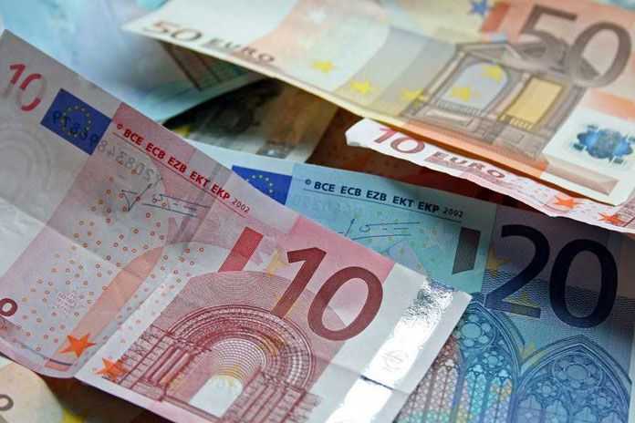 Συντάξεις: Δώρα ως 800 ευρώ – Ποιοι μπορούν να τα διεκδικήσουν