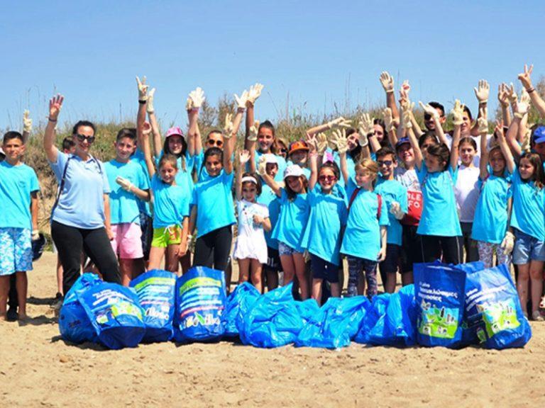 Ζάκυνθος | Εθελοντές καθάρισαν τις παραλίες στο πλαίσιο του “Let’s Do It Greece”