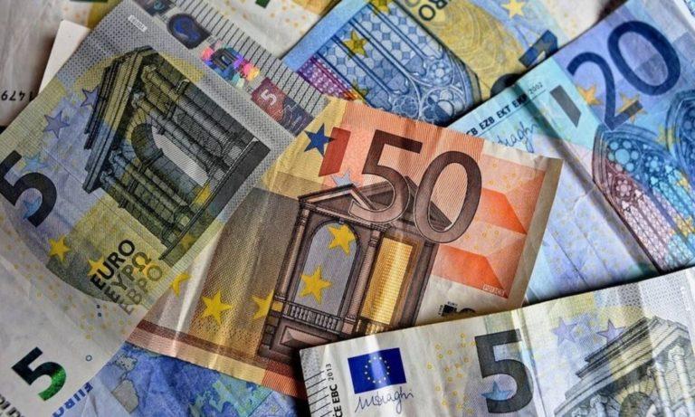 Ενίσχυση 800 ευρώ: Προστίθενται 160.000 δικαιούχοι – Ποιες είναι οι νέες κατηγορίες