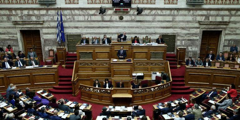 Σήμερα ψηφίζεται το ν/σ για το άσυλο, το απόγευμα ο Μητσοτάκης στη Βουλή -Πιο γρήγορες διαδικασίες, κατανομή προσφύγων στη χώρα