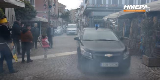 Ζάκυνθος | Έπεσαν… πρόστιμα στην πλ. Δημοκρατίας για τον αντικαπνιστικό… ανήμερα Τσικνοπέμπτης…(video)