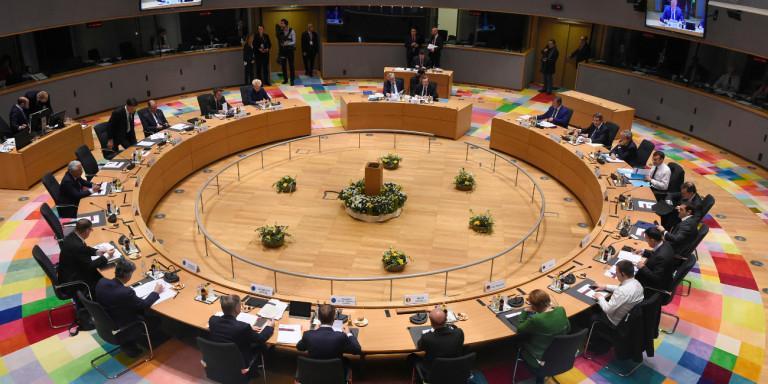 Συνεδριάζει ξανά το Eurogroup: Γαλλία και Γερμανία ετοιμάζουν συμβιβαστική πρόταση
