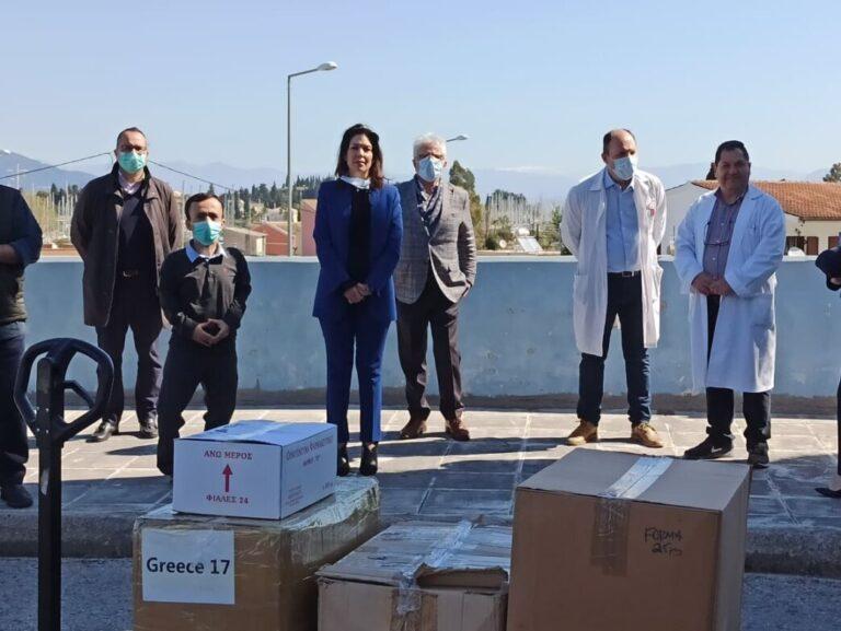 Προσφορά υλικού στο Νοσοκομείο από το Δήμο Κ.Κέρκυρας και Διαποντίων και τον Ιατρικό Σύλλογο