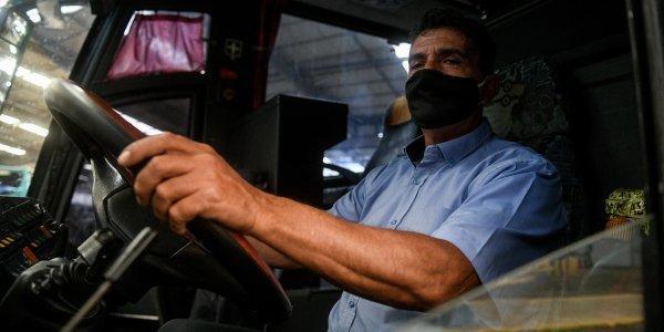 Κορονοϊός: Πότε οι οδηγοί λεωφορείων μπορούν να μην φορούν μάσκα – Οι αλλαγές