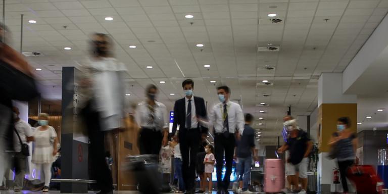 Κορωνοϊός: 5 θετικά δείγματα σε ταξιδιώτες -Συναγερμός για Σουηδέζα θετική στον ιό που έκανε βόλτες στην Αθήνα