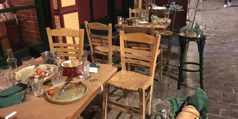 Κορωνοϊός: Κατέβασαν ρολά μπαρ και εστιατόρια στις 12 λόγω των νέων μέτρων -Δείτε εικόνες [εικόνες & βίντεο]
