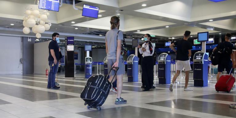 Notam για Τσεχία από Δευτέρα: Θα μπαίνουν στη χώρα μόνο οι ταξιδιώτες με αρνητικό τεστ