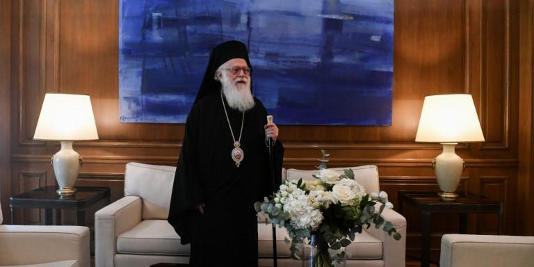 Θετικός στον κορωνοϊό ο Αρχιεπίσκοπος Αλβανίας, Αναστάσιος -Με απόφαση Μητσοτάκη μεταφέρεται στην Ελλάδα, θα νοσηλευτεί στον Ευαγγελισμό