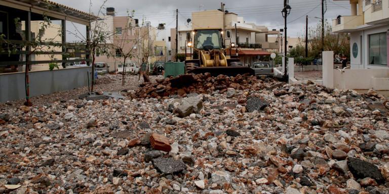 Κακοκαιρία στην Κρήτη: Δύσκολη νύχτα στον Πλατανιά -Κατολισθήσεις σε δρόμους, κόπηκε το ρεύμα