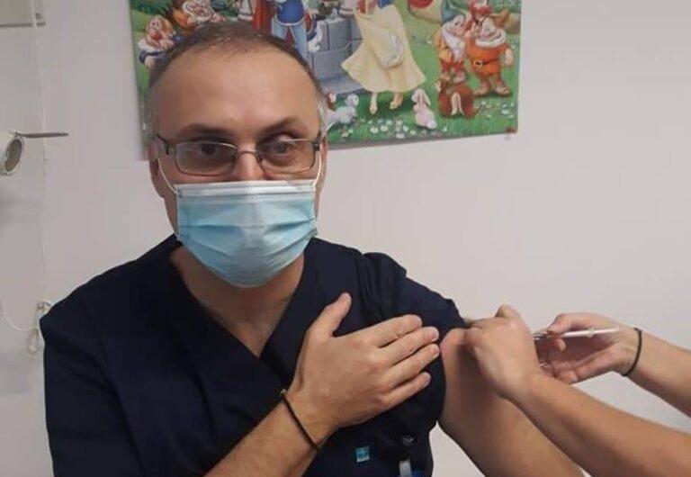 Ξεκίνησε ο εμβολιασμός των υγειονομικών στο Γεν. Νοσοκομείο Ζακύνθου (φώτο)