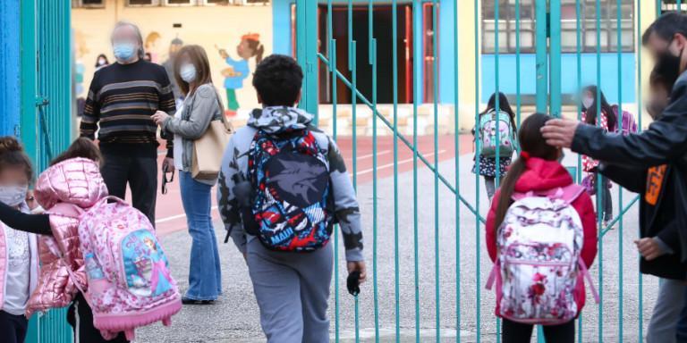 Γ.Γ. υπουργείου Παιδείας: Τα self test θα είναι υποχρεωτικά και στους μαθητές Δημοτικού και Γυμνασίου