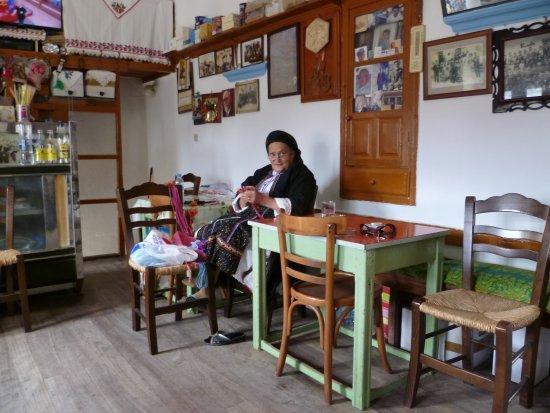 Καμπάνα 3.000 ευρώ στη νότια Κέρκυρα σε καφενείο