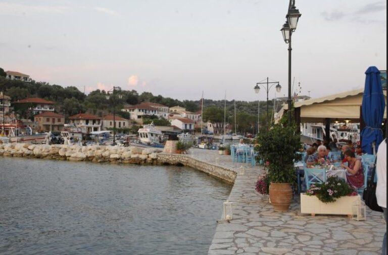 RND: Η Ελλάδα φιλοδοξεί να προσελκύσει τουρίστες στα covid-free νησιά της